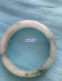 玉石手鐲毛胚加工優(yōu)選地與周期解析，兼論毛坯料與成品的核心區(qū)別